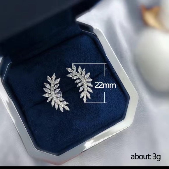 🌹special 🌹New 1pair Rose gold color Leaf Zircon Earrings - Picture 4 of 4